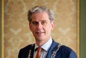 Burgemeester Kolff-300x200 px-foto van Michel ter Wolbeek