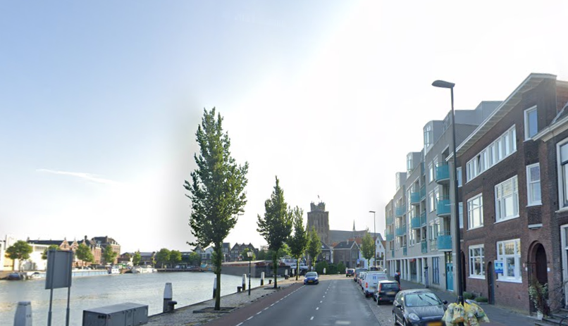 Achterhakkers herstel aan de kademuur