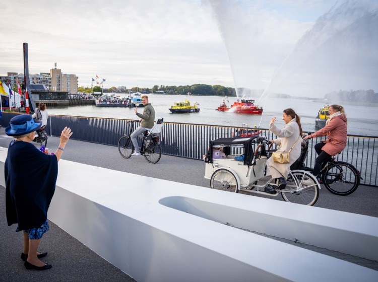 Opening Prins Clausbrug door prinses Beatrix