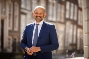 Wethouder Rik van der Linden 17 mei 2025_300x200